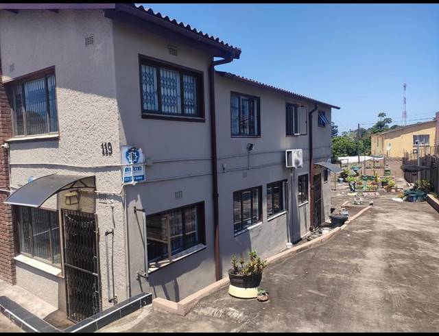 4 BEDROOM HOUSE FOR SALE IN MONTFORD